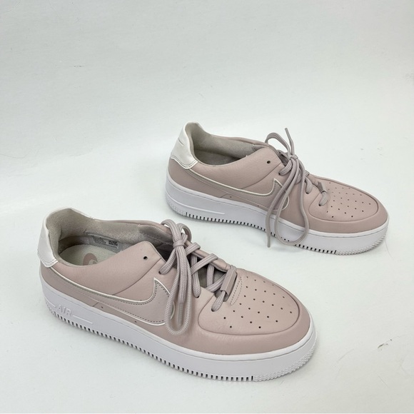 NIKE Air Force One Sage Low Platinum Violet White Size 10 - Picture 1 of 11